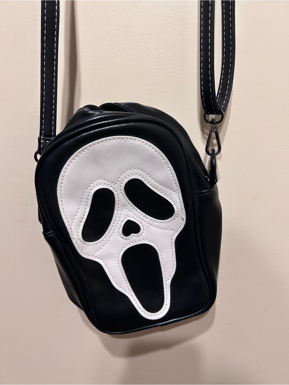Black Faux Leather Ghostface Scream Scary Movie Mask Design Crossbody Bag + Gift